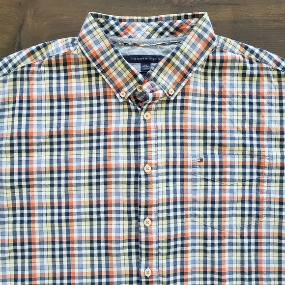 Tommy Hilfiger casual button down - Picture 2 of 6